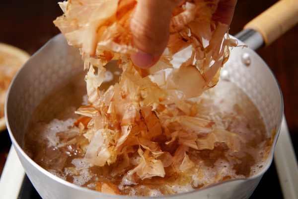 鰹節は削り方で味・風味・食感・香りが変わる